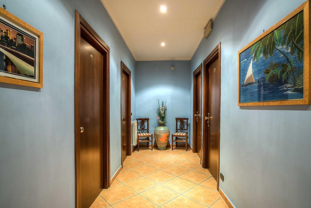 Hotel Caracciolo Rome Luaran gambar