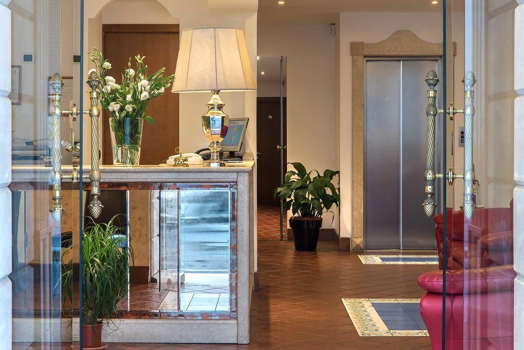 Hotel Caracciolo Rome Luaran gambar