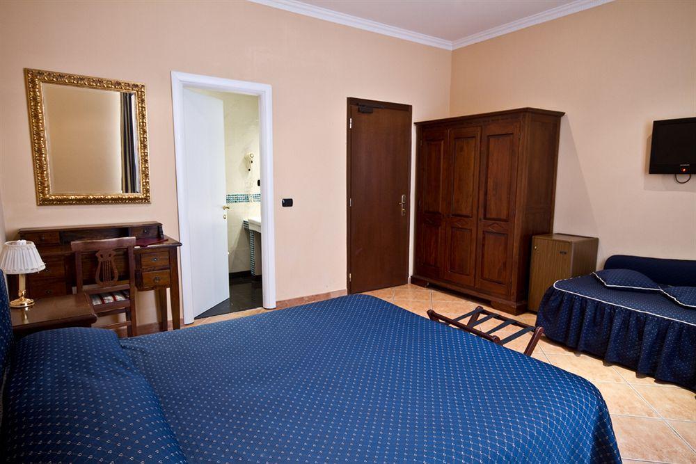 Hotel Caracciolo Rome Luaran gambar