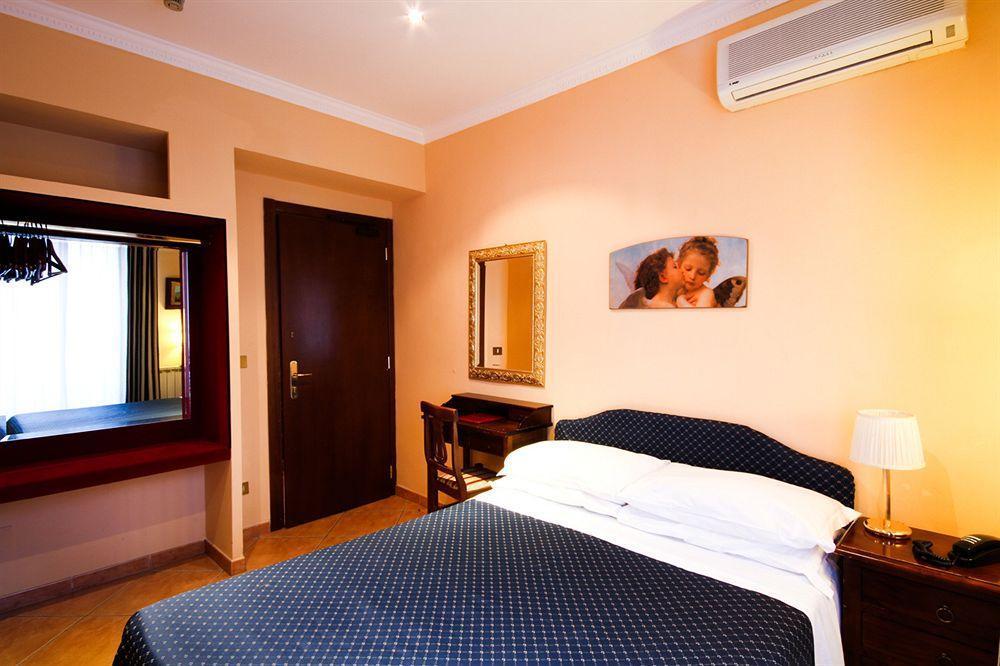 Hotel Caracciolo Rome Luaran gambar