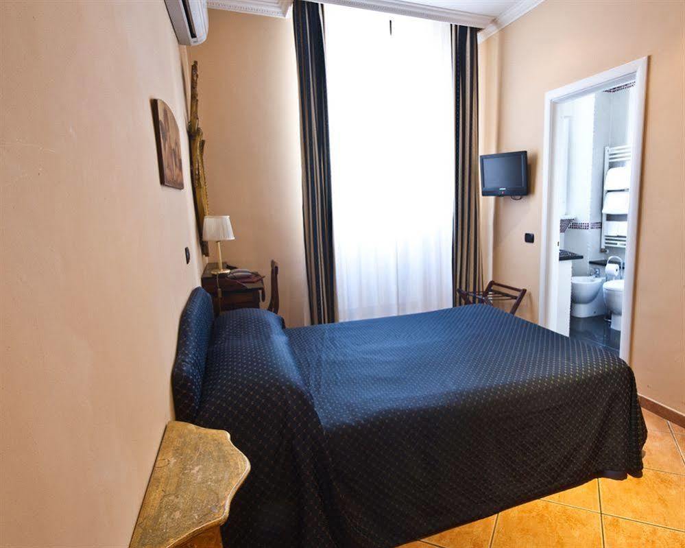 Hotel Caracciolo Rome Luaran gambar